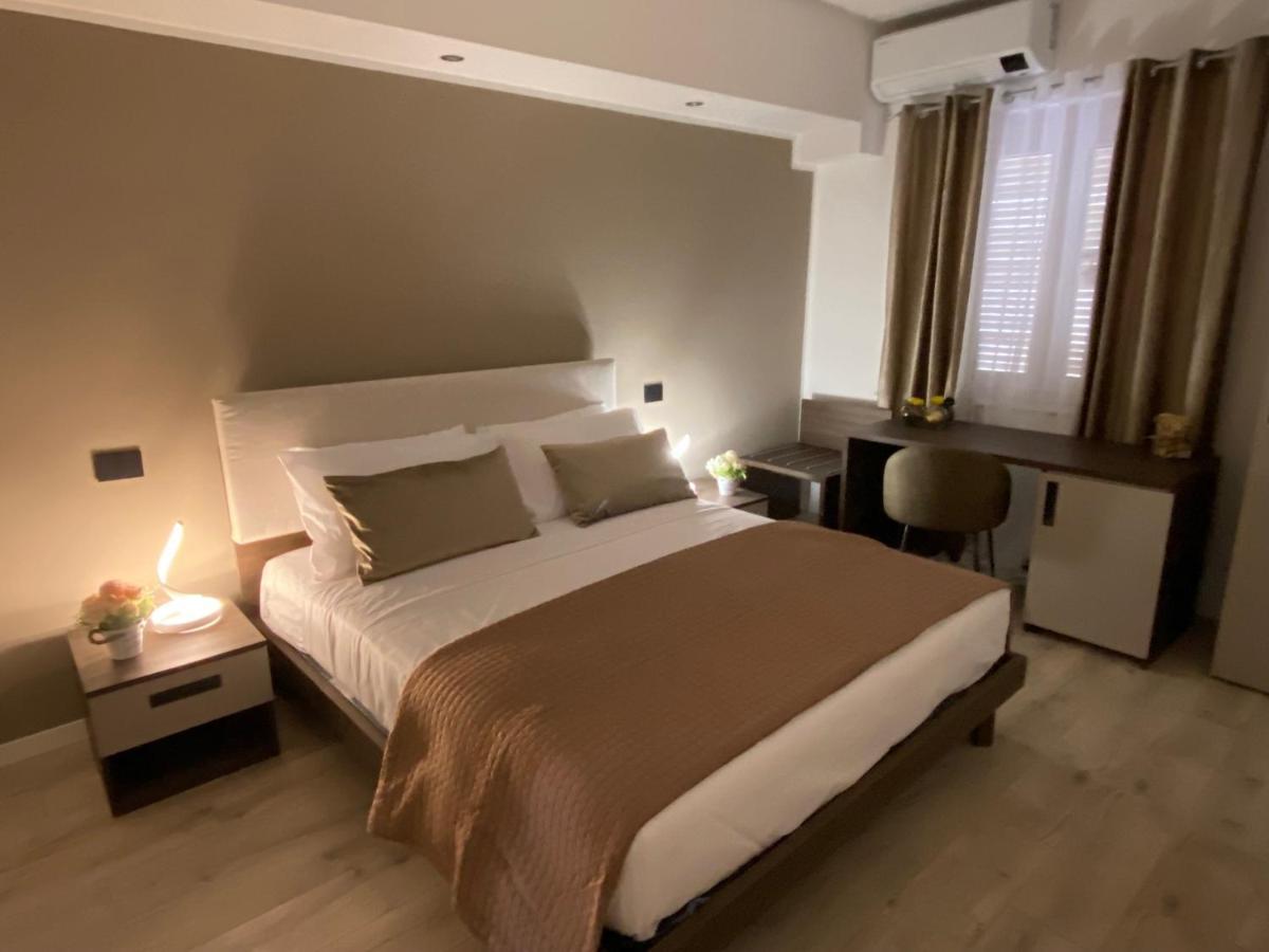 Hotel Plaza Ungheria Palermo Ngoại thất bức ảnh