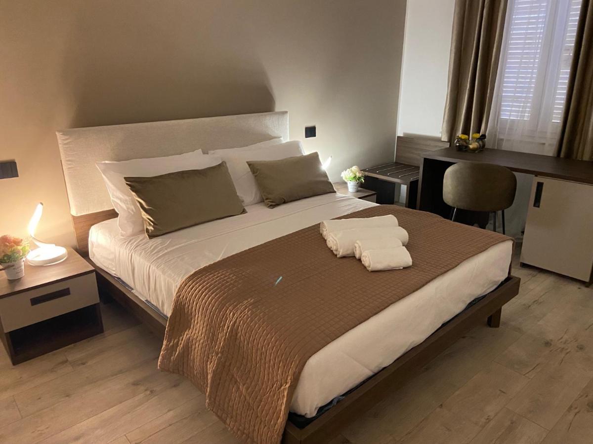 Hotel Plaza Ungheria Palermo Ngoại thất bức ảnh
