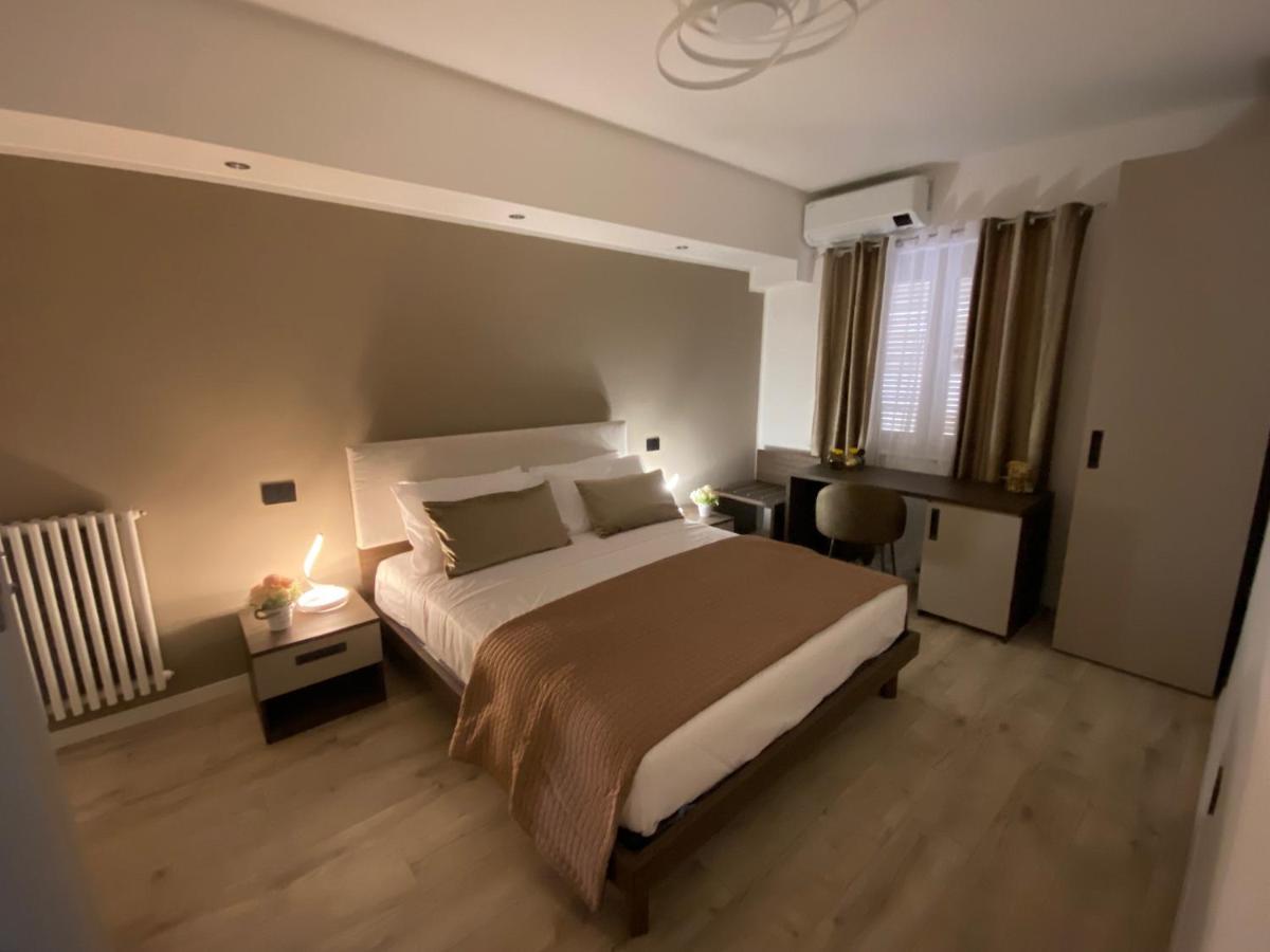 Hotel Plaza Ungheria Palermo Ngoại thất bức ảnh